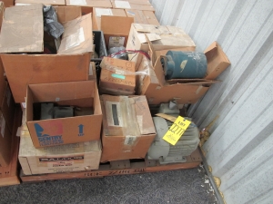 LOT (8) TO INCLUDE: (1) MOTOR, VALVE ACTUATOR TYPE, 0.7 HORSEPOWER, 230/460VAC 3 PHASE 60HZ ELEC RATING, 10 FT/LB START TORQUE, 1700 RPM, L56 FRAME, 2FT/LB RUN TORQUE, 24/12 AMPS, B INSULATION CLASS, 15 MINUTE DUTY, WP ENCLOSURE. 1.0 SERVICE FACTOR, SHAFT, (2) MOTOR, CHART DRIVE TYPE. FORCE, PART # N0224CW, (1) MOTOR, VALVE ACTUATOR TYPE, 0.33 HORSEPOWER, 125VDC ELEC RATING, 5 FT/LB START TORQUE, 1900 RPM, P56 FRAME, 1 FT/LB RUN TORQUE, 400 MILLI AMPS, B INSULATION CLASS. 3/8" DIA SHAFT WITH SLOT KEY, COMPOUND WINDINGS, FACE MOUNTED, PART # 463471-UC, (1) MOTOR, VALVE ACTUATOR TYPE, 0.7 HORSEPOWER, 230/460VAC 60HZ 3PH ELEC RATING, 5 FT/LB START TORQUE, 1700 RPM, L56 FRAME, 2 FT/LB RUN TORQUE, 4.6-2.3 AMPS, B INSULATION CLASS. 1.0 SERVICE FACTOR, 5/8" DIA SHAFT WITH SLOT KEY, NEMA LOCKED ROTOR CODE "R", FACE MOUNTED, PART # B710217C-7J, (3) MOTOR, ELECTRIC TYPE, 1/15 HORSEPOWER, 230V ELEC RATING, 30 RPM. PART # 4Z519 (W-44) LOADING & HANDLING FEE $15-